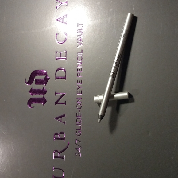 URBAN DECAY VAULT 24/7 GLIDE-ON EYE PENCIL IN CUFF - Picture 1 of 3